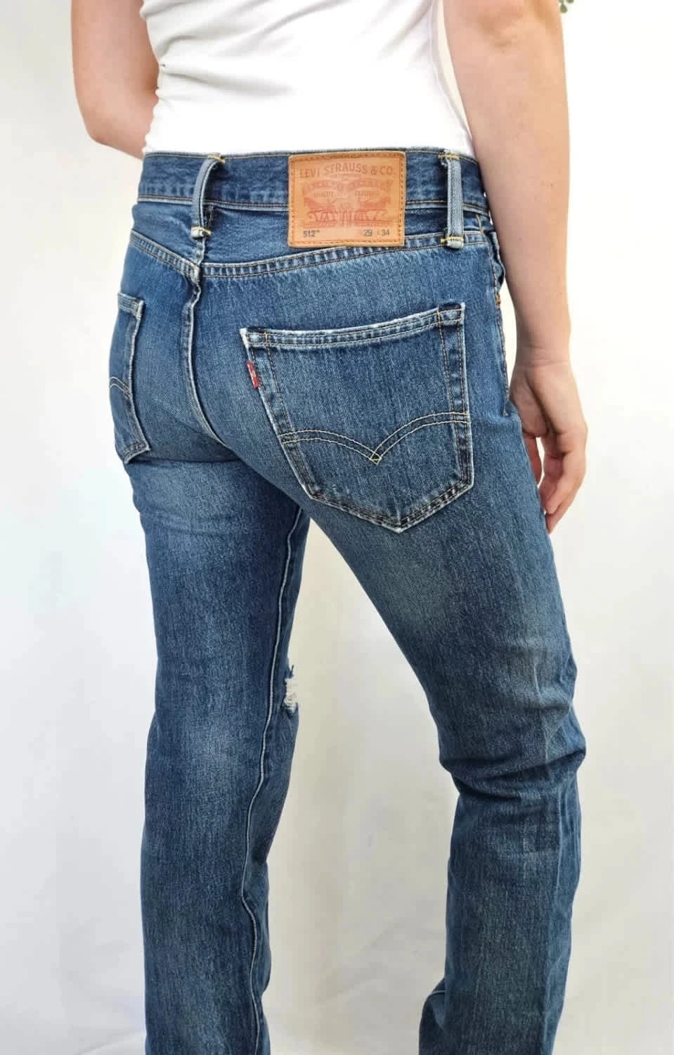 Jean bleu Levi’s 512 troué W29