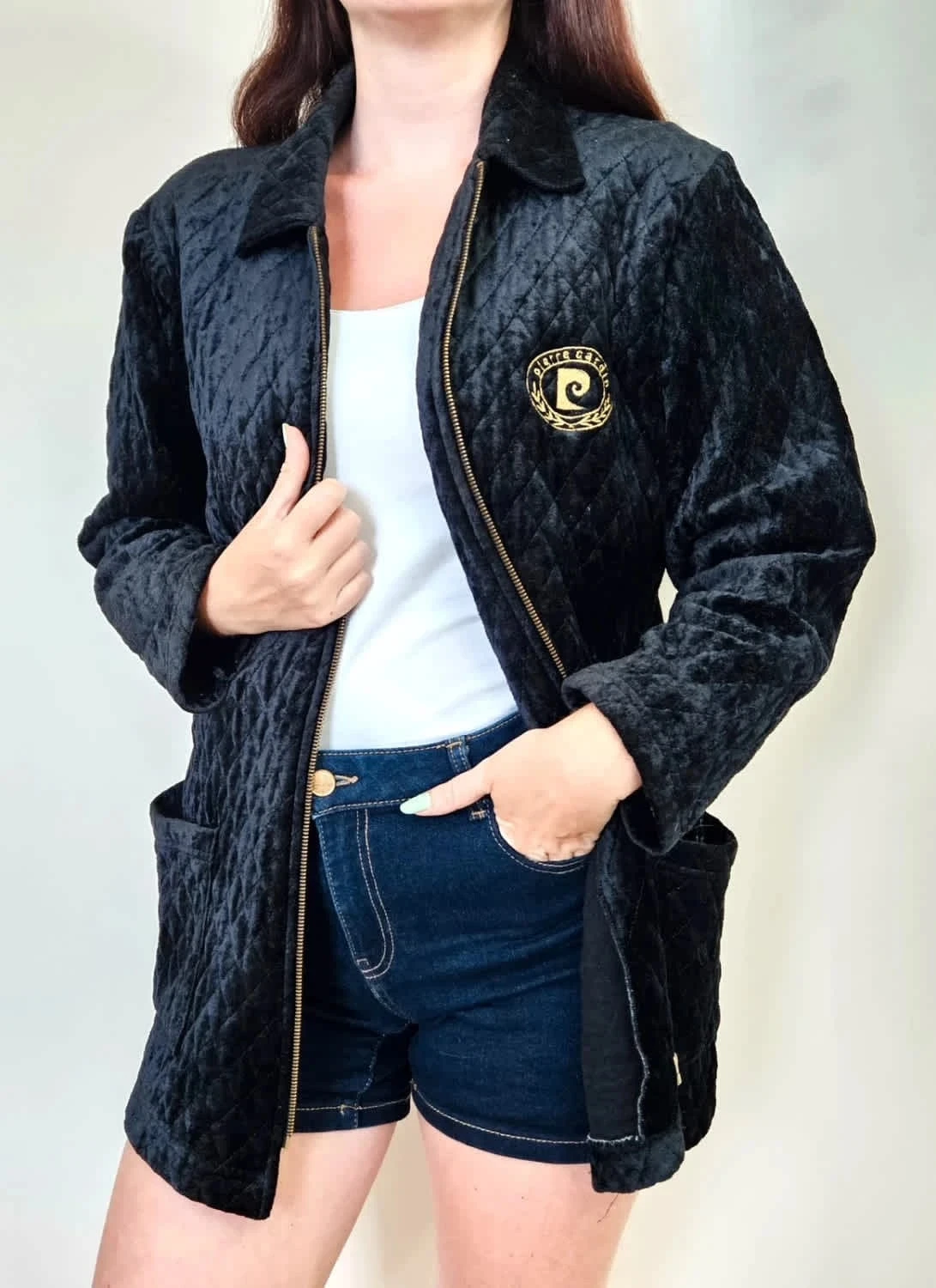 Veste matelassée noire vintage Pierre Cardin en velours logo brodé taille 42