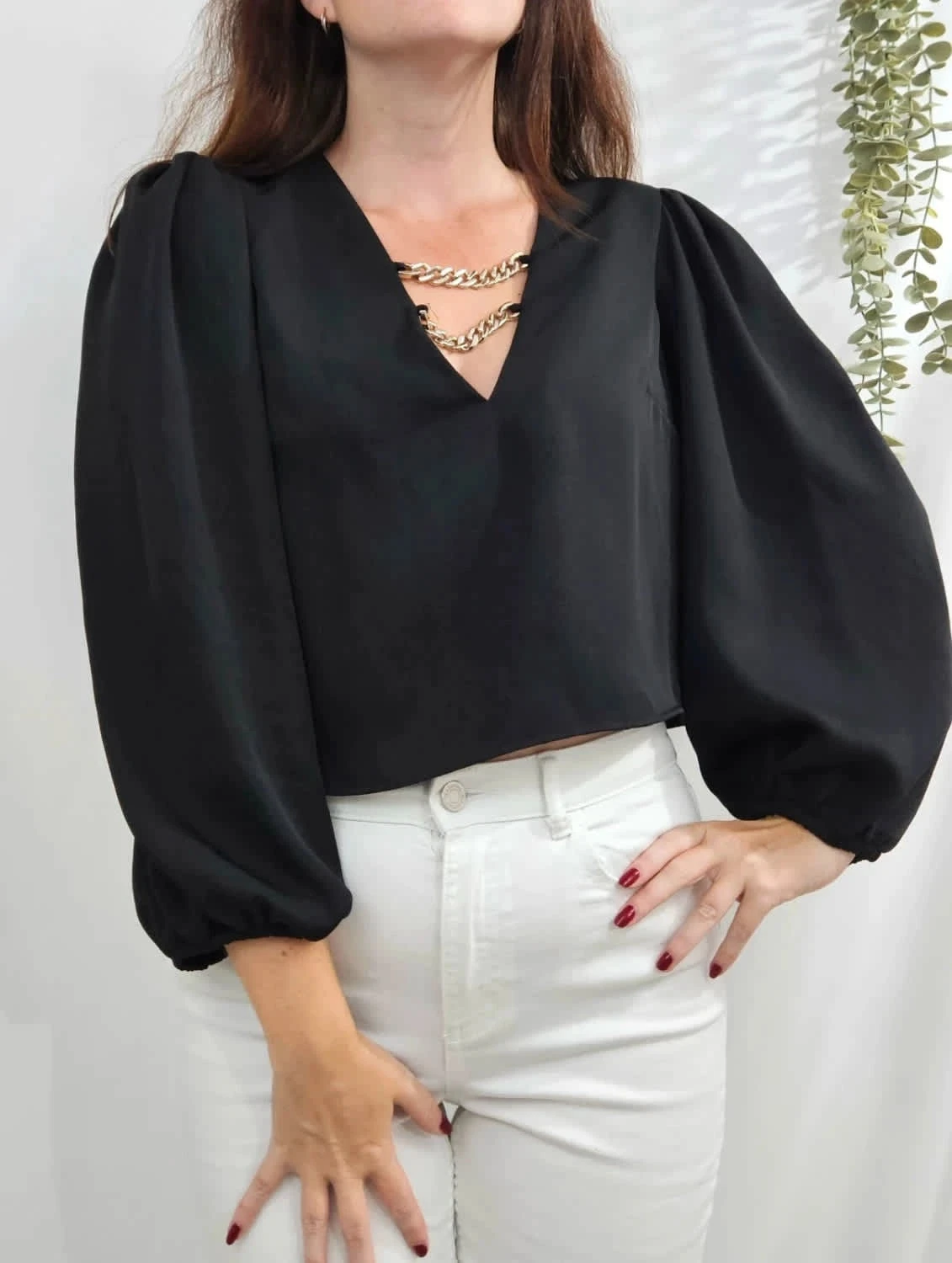 Blouse chic et élégante Zara noire avec chaînes dorées taille S