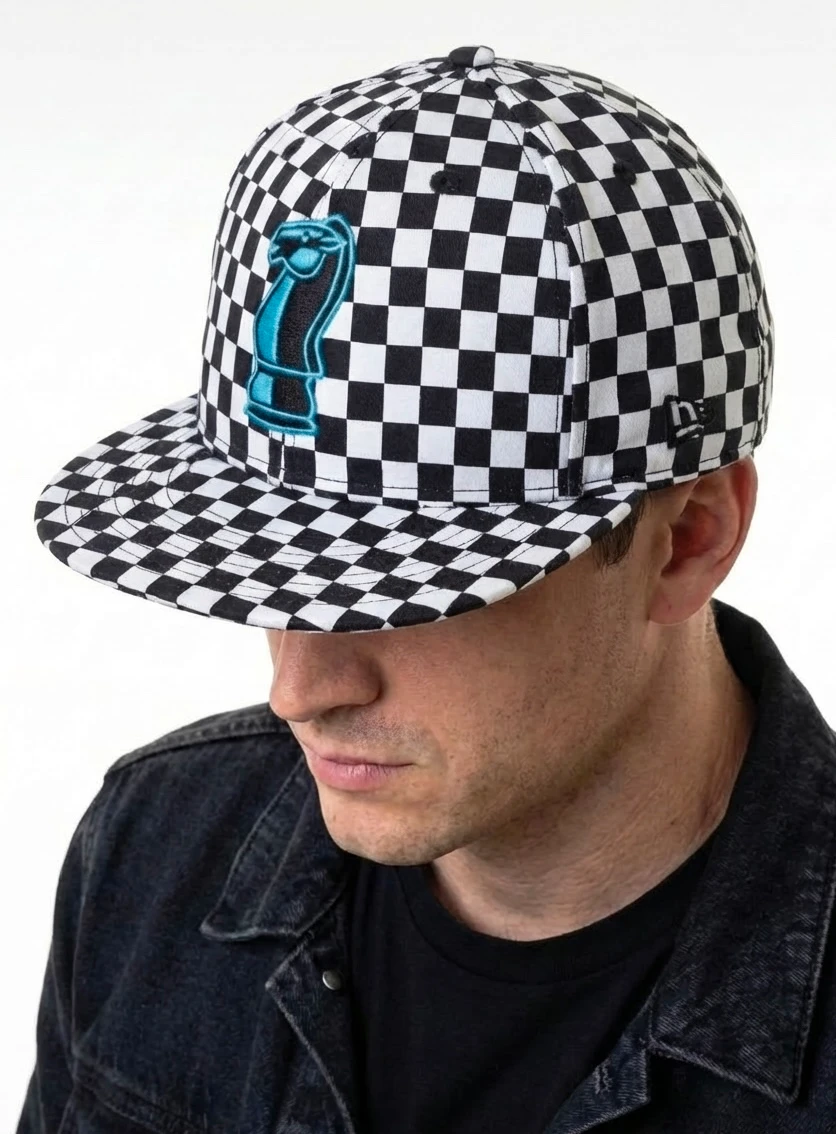 Casquette New Era 59FIFTY damier noir blanc logo échecs bleu