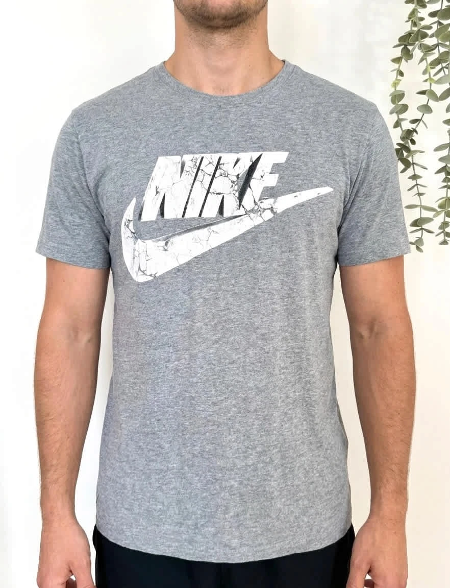 T-shirt Nike coton gris logo swoosh craquelé taille M - FP2512191