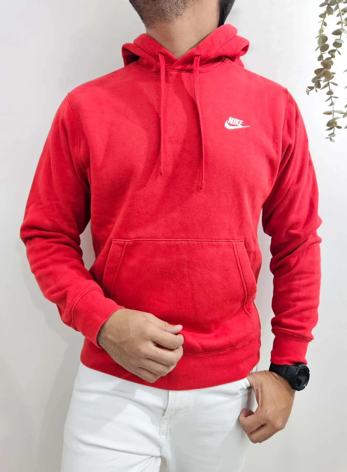 Sweat à capuche hoodie Nike rouge logo brodé taille M - FP251284