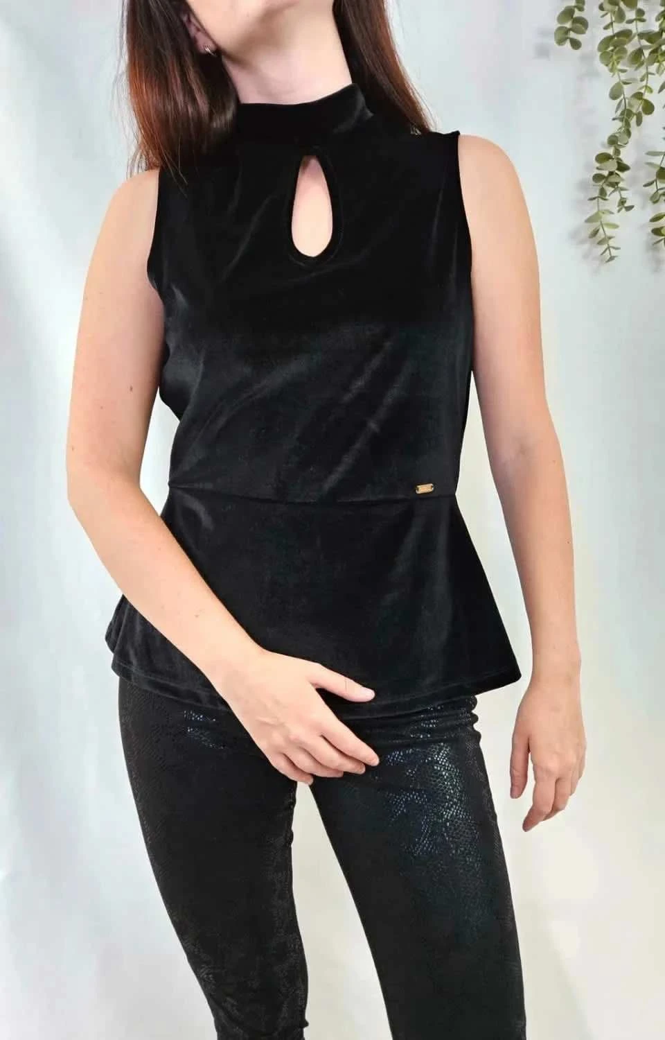 Top Guess velours noir taille L
