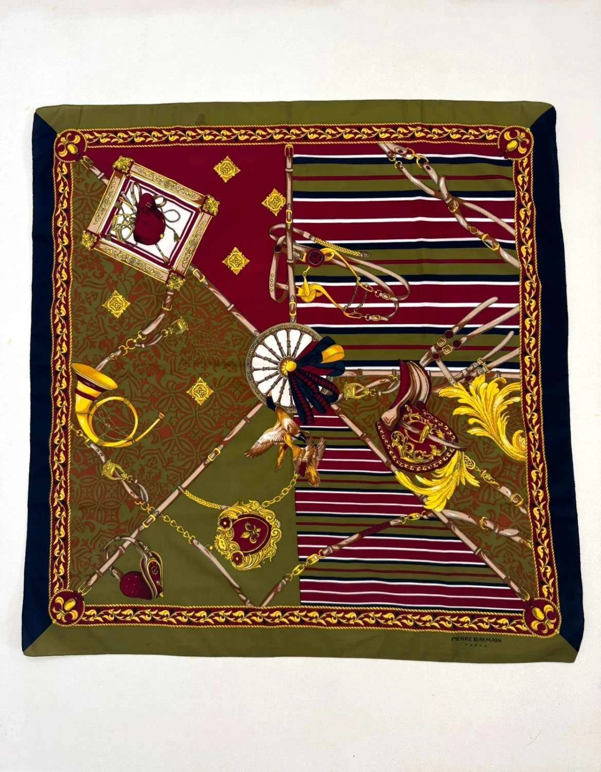Foulard Pierre Balmain Paris imprimé équestre baroque multicolore taille unique