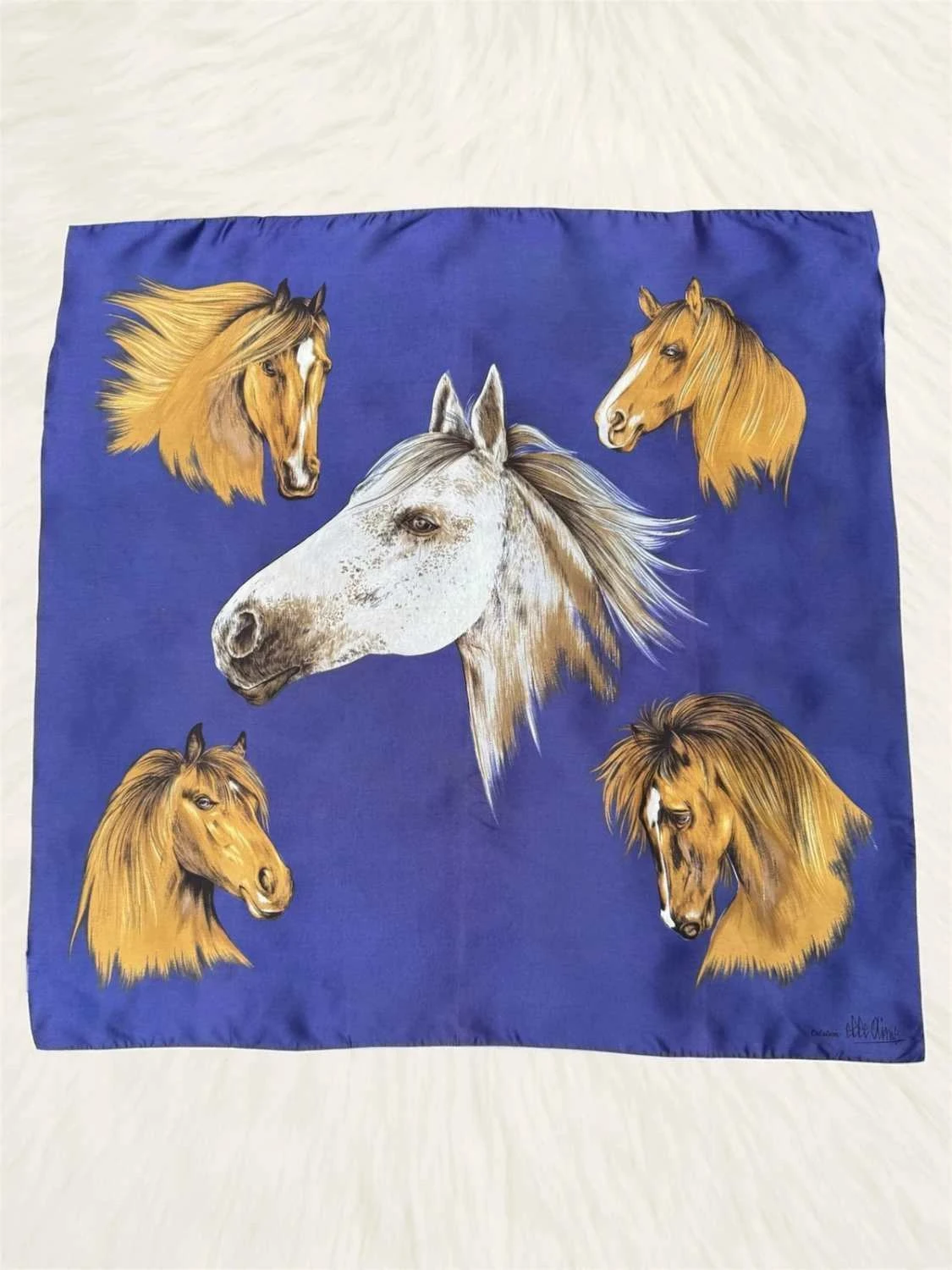 Foulard satin Création elle aime imprimé chevaux bleu taille unique